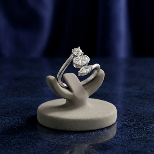 Shimmering Lab Diamond Silver Ring for Women (SRB-AG048)